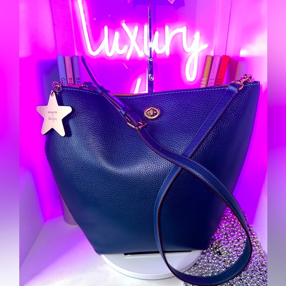 πΉBG 2026πΉCoach Chambray Blue Bucket Bag NWT and Coach x Selena Gomez Charm